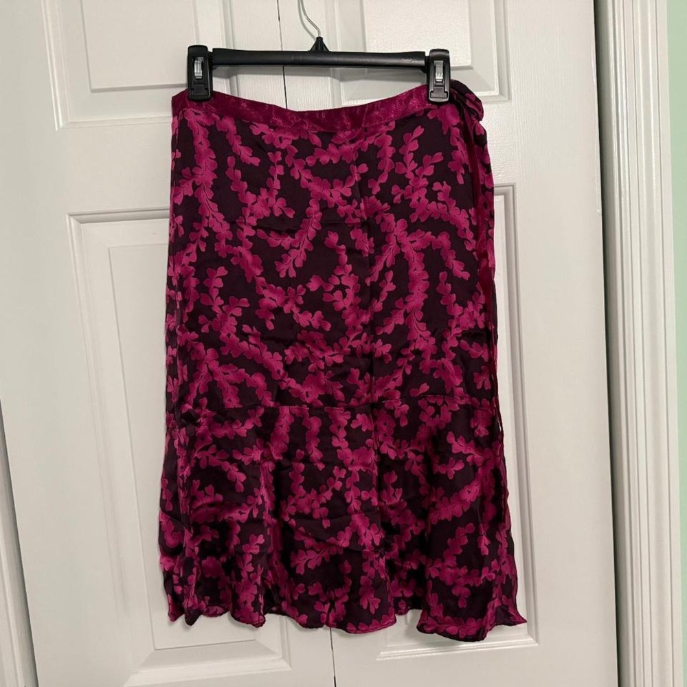 Red and Pink‎ 100% Silk Skirt New York & Company Women's Size 10